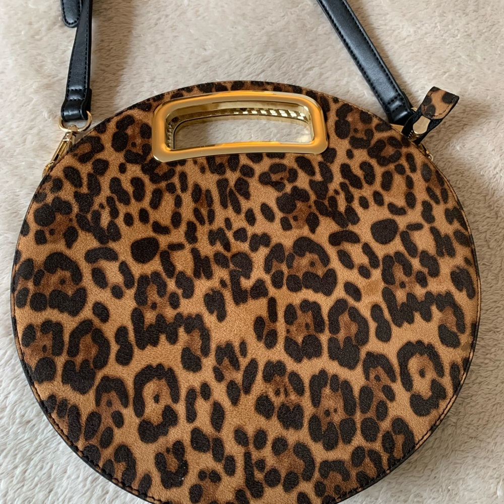Marli + Ali crossbody purse in faux cheetah vegan suede.